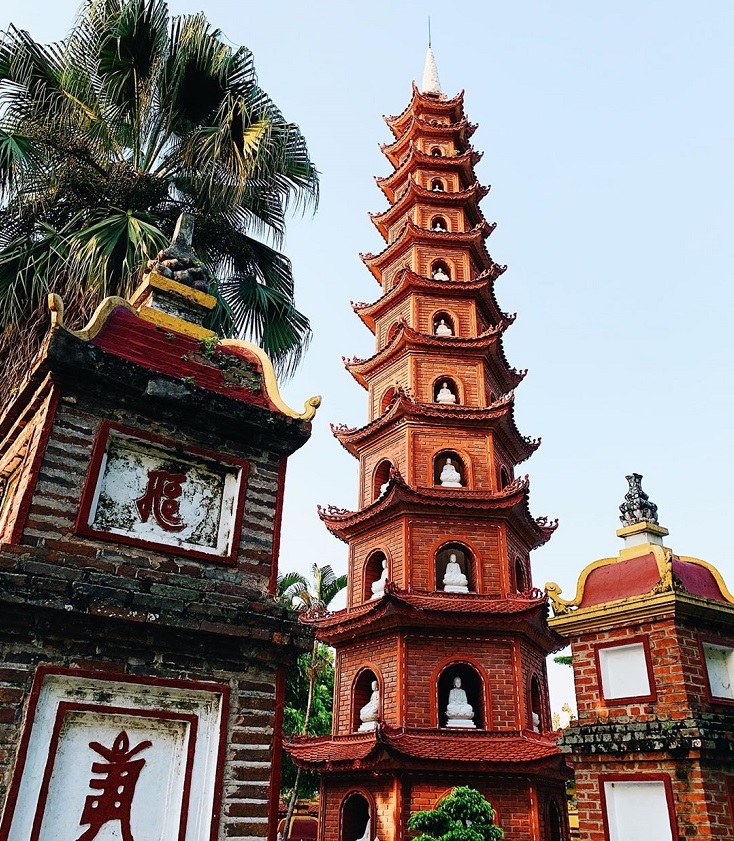 Inside Tran Quoc pagoda