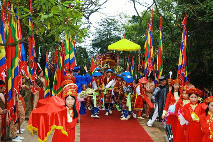 ceremony in Thay pagoda festival