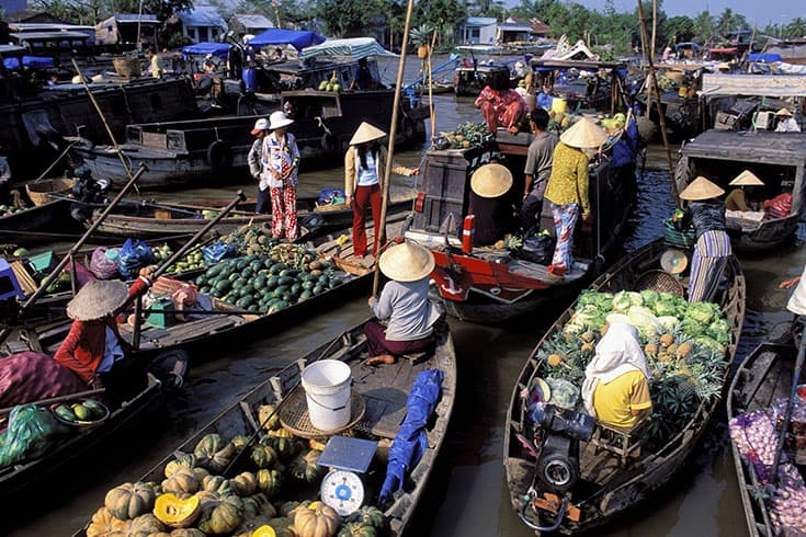 Cai Rang floating market - popular floating markets in Mekong Delta