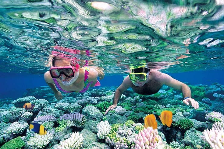 People dive in Bai Thom beach Phu Quoc