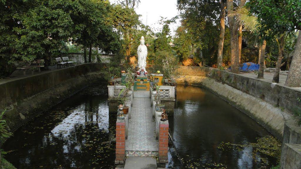 Vinh Nghiem Pagoda Get to