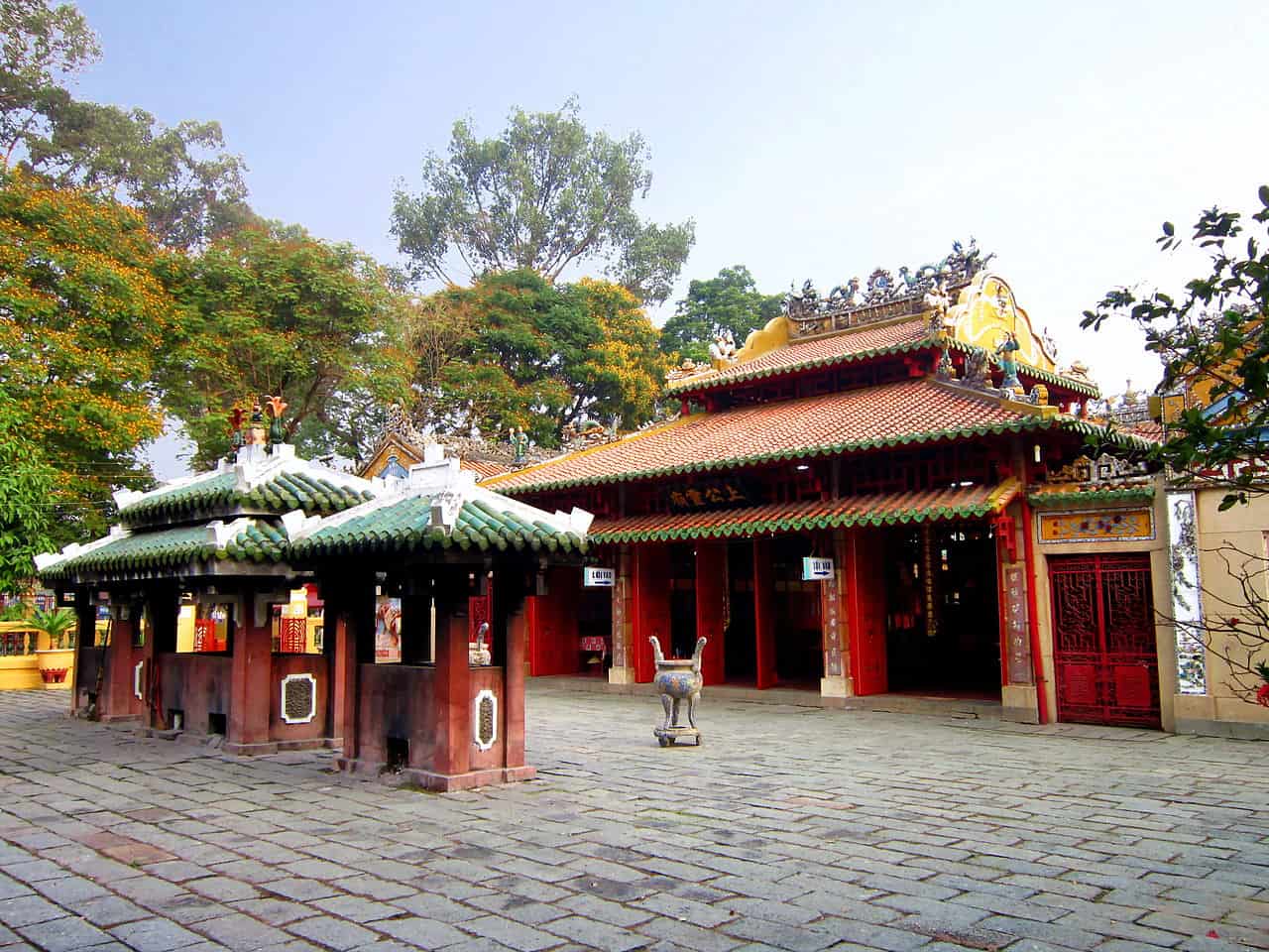 Highlights of Le Van Duyet temple