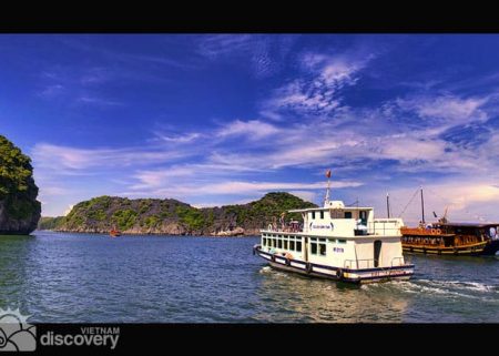 Discover Lan Ha bay by Kayaking and Rock Climbing