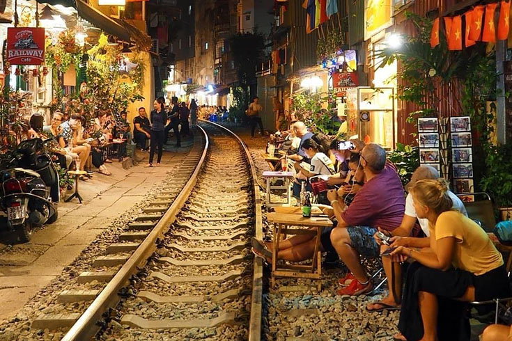 Hanoi train street