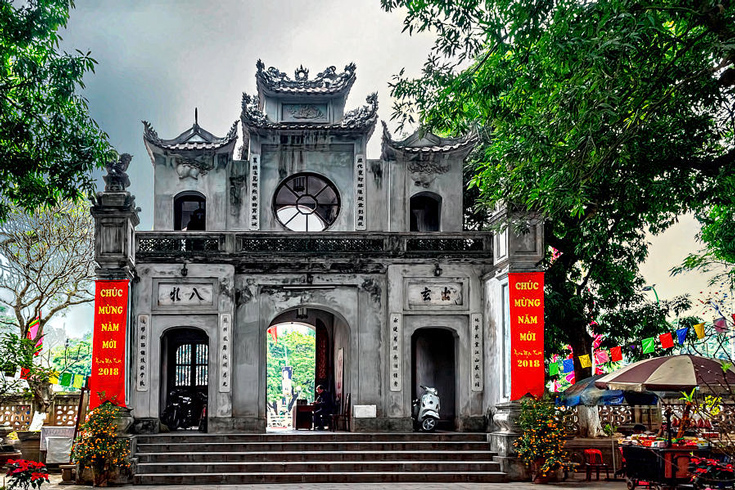 Quan Thanh temple - things to see around West Lake