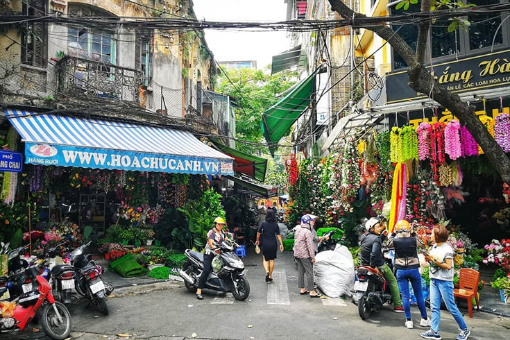 Shopping in Old Quarter