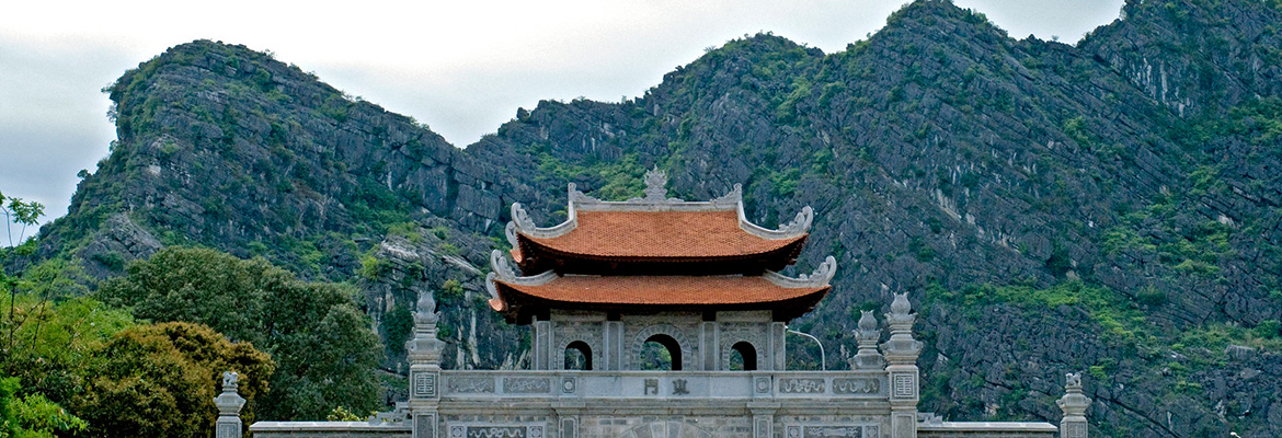 Top 14 Best Temples in Vietnam to Visit