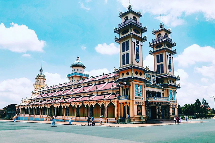 2. Cao Dai Temple, Tay Ninh