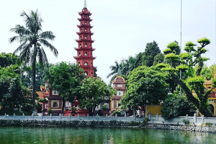 Tran quoc pagoda from outside