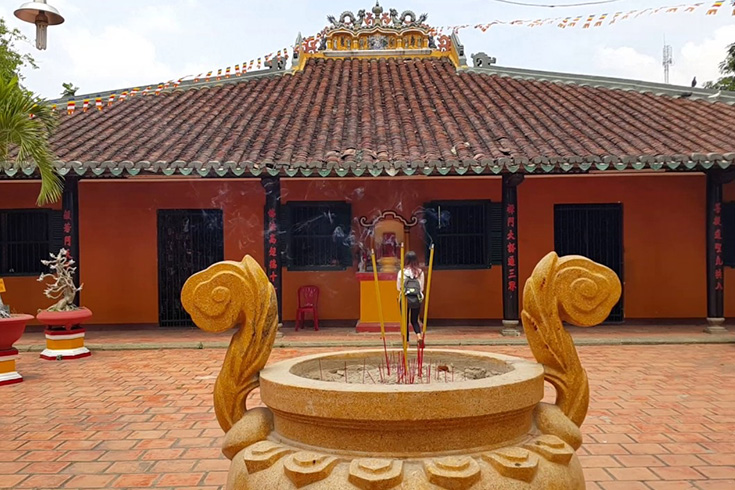 Yard of Giac Vien pagoda