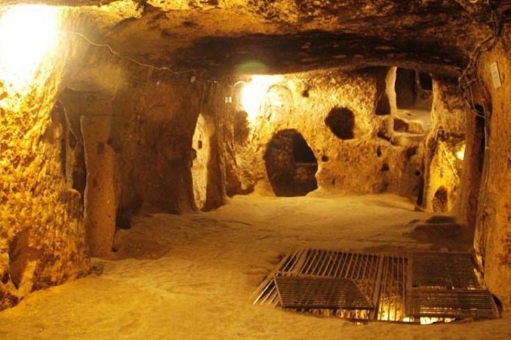 inside Cu Chi tunnels