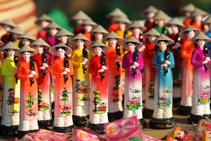 Artworks and Souvenirs for shopping in Hoi An