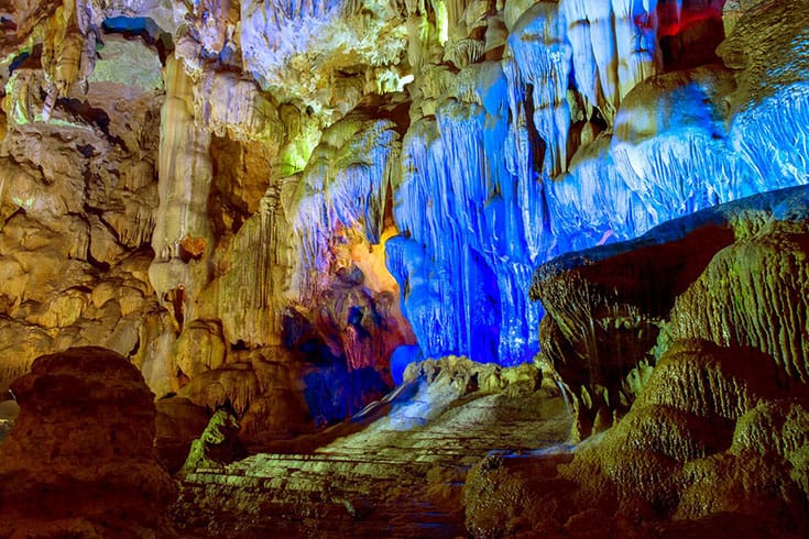 Dau Go cave (halongresorts)