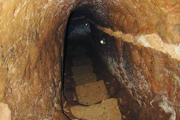 Vinh Moc tunnel interior
