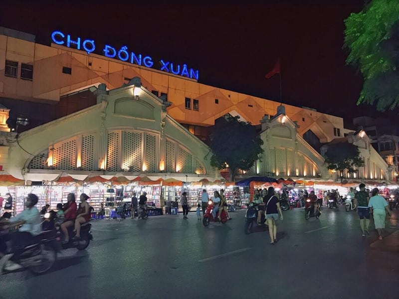 Dong Xuan Night market