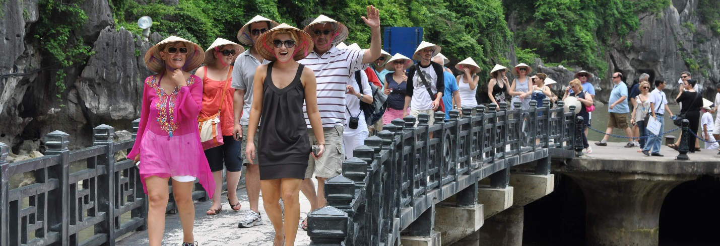 16 Dos & Don'ts When Traveling in Vietnam