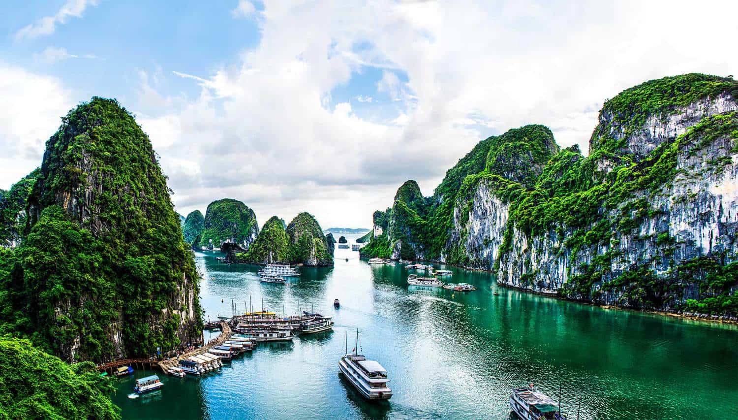 How to Get from Hoi An To Halong Bay & Vice Versa: 3 Travelling Options