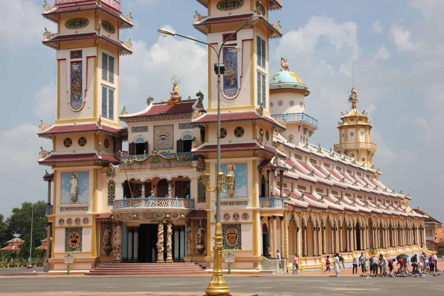 saigon-cao-dai-temple-in-ho-chi-minh-city