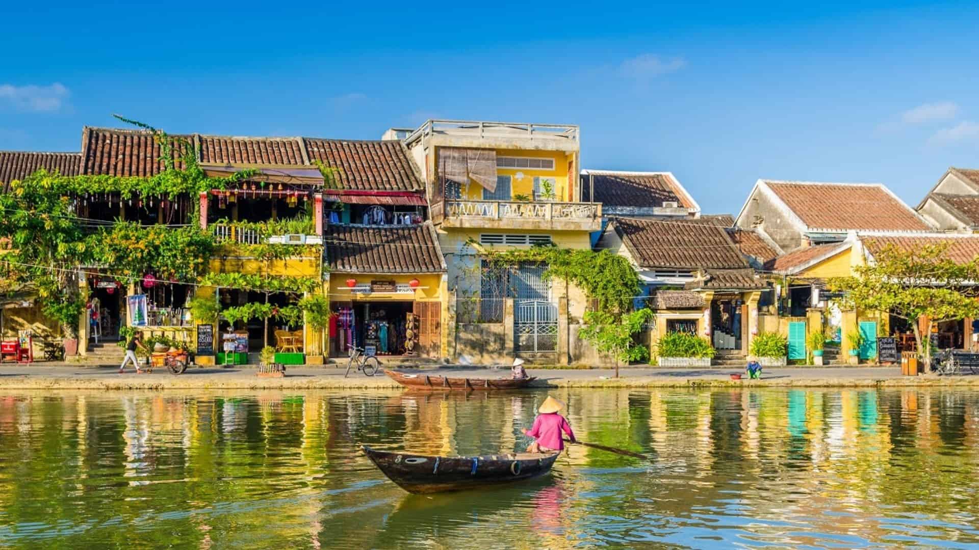 vietnam watery tourist destination