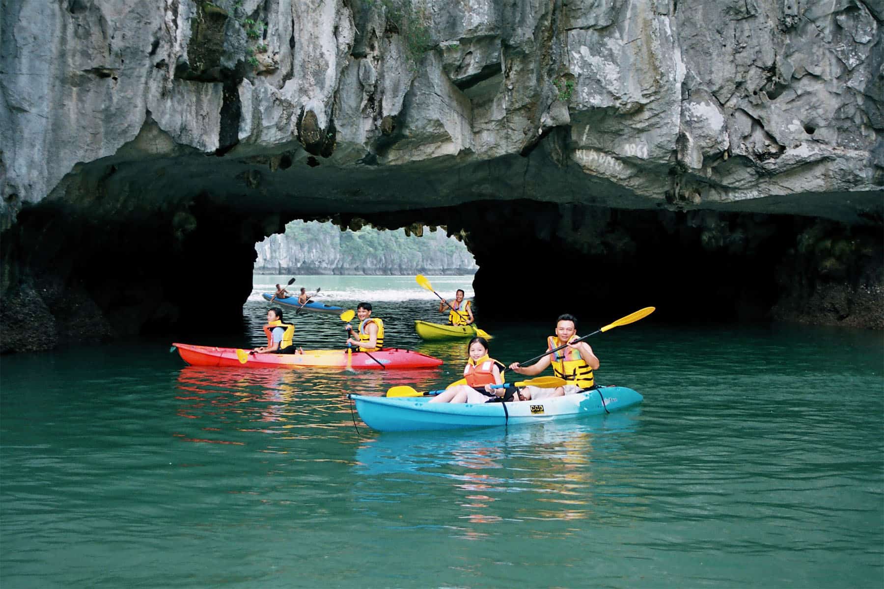 Kayaking to discover the Dark and Light cave