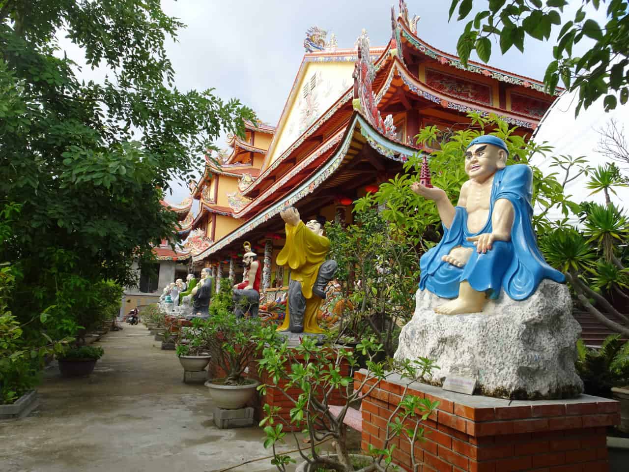 Buu Dai Son Pagoda Best Time