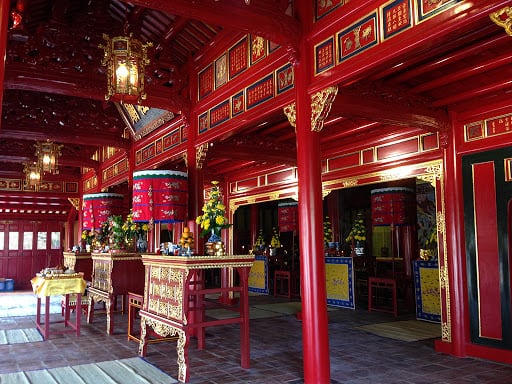 Highlights of To Mieu temple complex