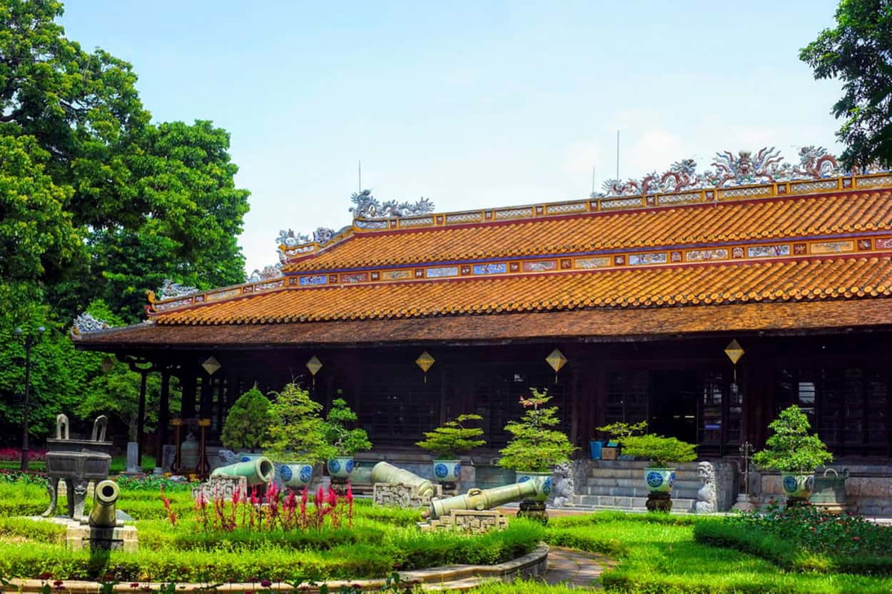 History of To Mieu temple complex