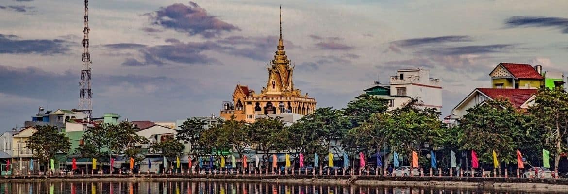 Travel Guide to Pitu Khosa Rangsay Pagoda: Can Tho's Most Beautiful Khmer Pagoda