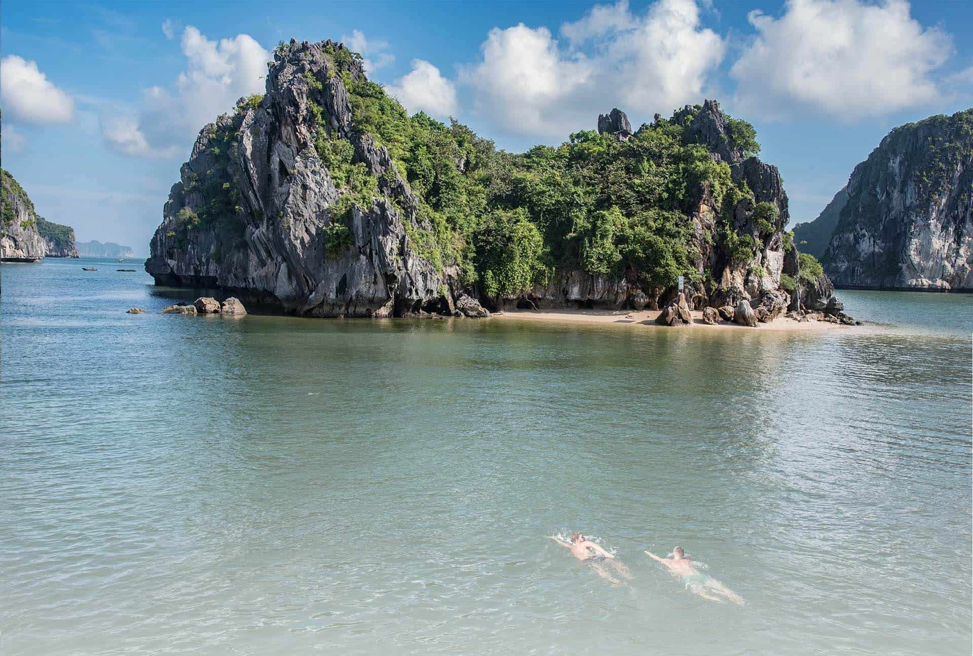 Ba Trai Dao Islets and Beach: Guide to the 