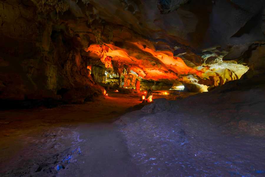 Highlights of Thien Canh Son cave
