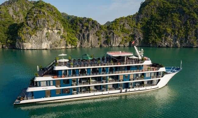 Rosy Cruise: 5-star Ship with Elegant Style in Lan Ha Bay