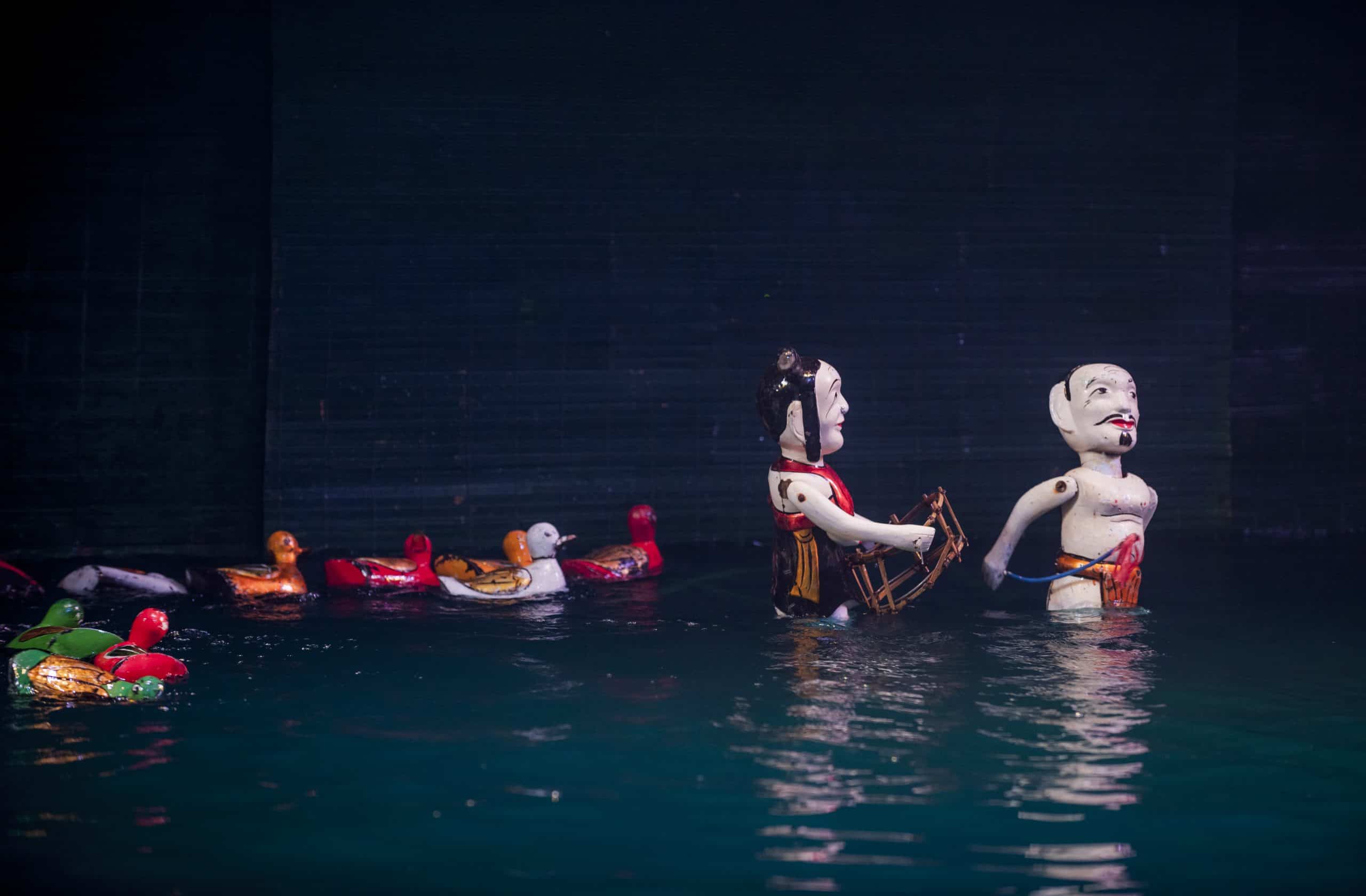 stage of water puppet show in hanoi