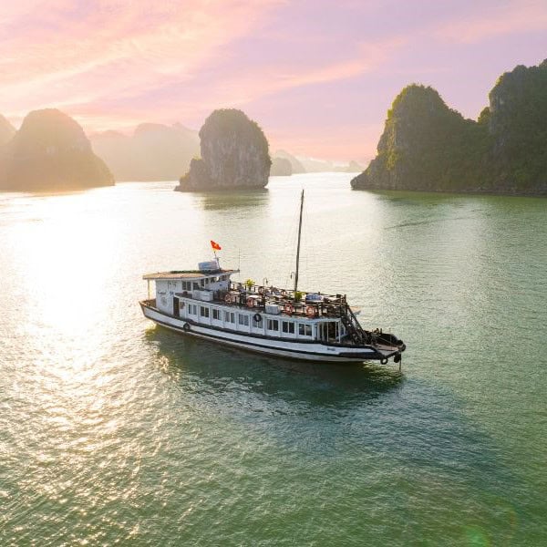 Bhaya Legend 2 cabins - Halong Bay Private Cruise - 800x600 - 5