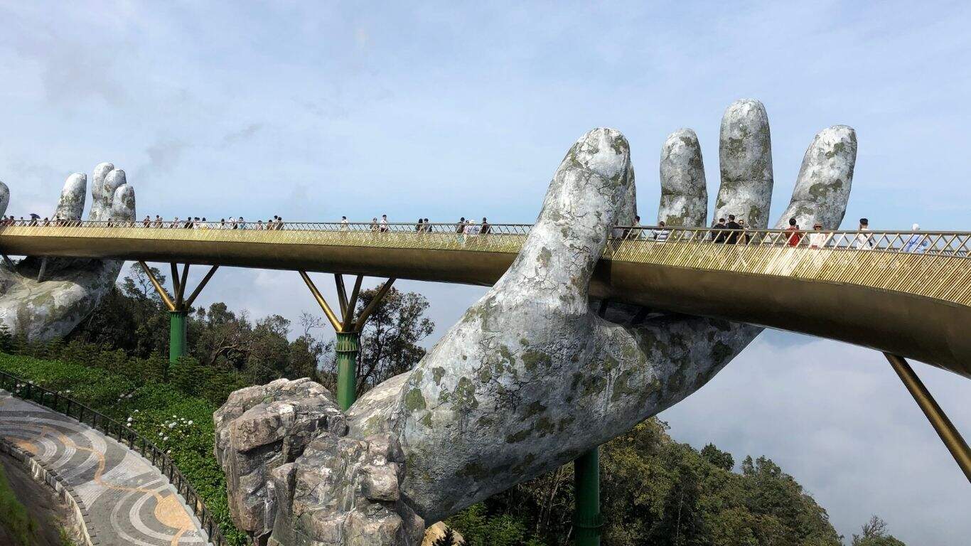 ninh binh to da nang: dragon bridge 