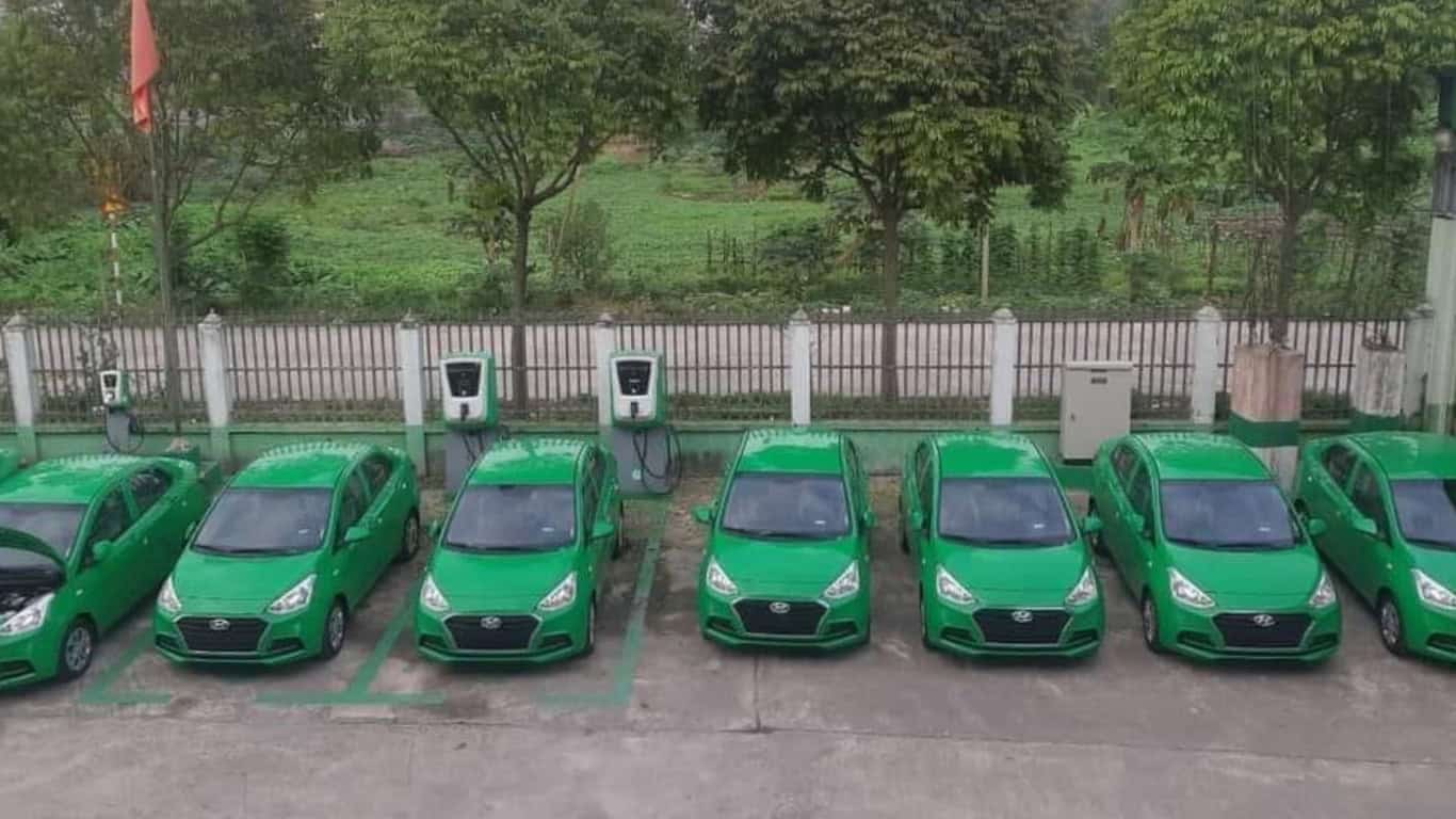 how to get around ninh binh: taxi 