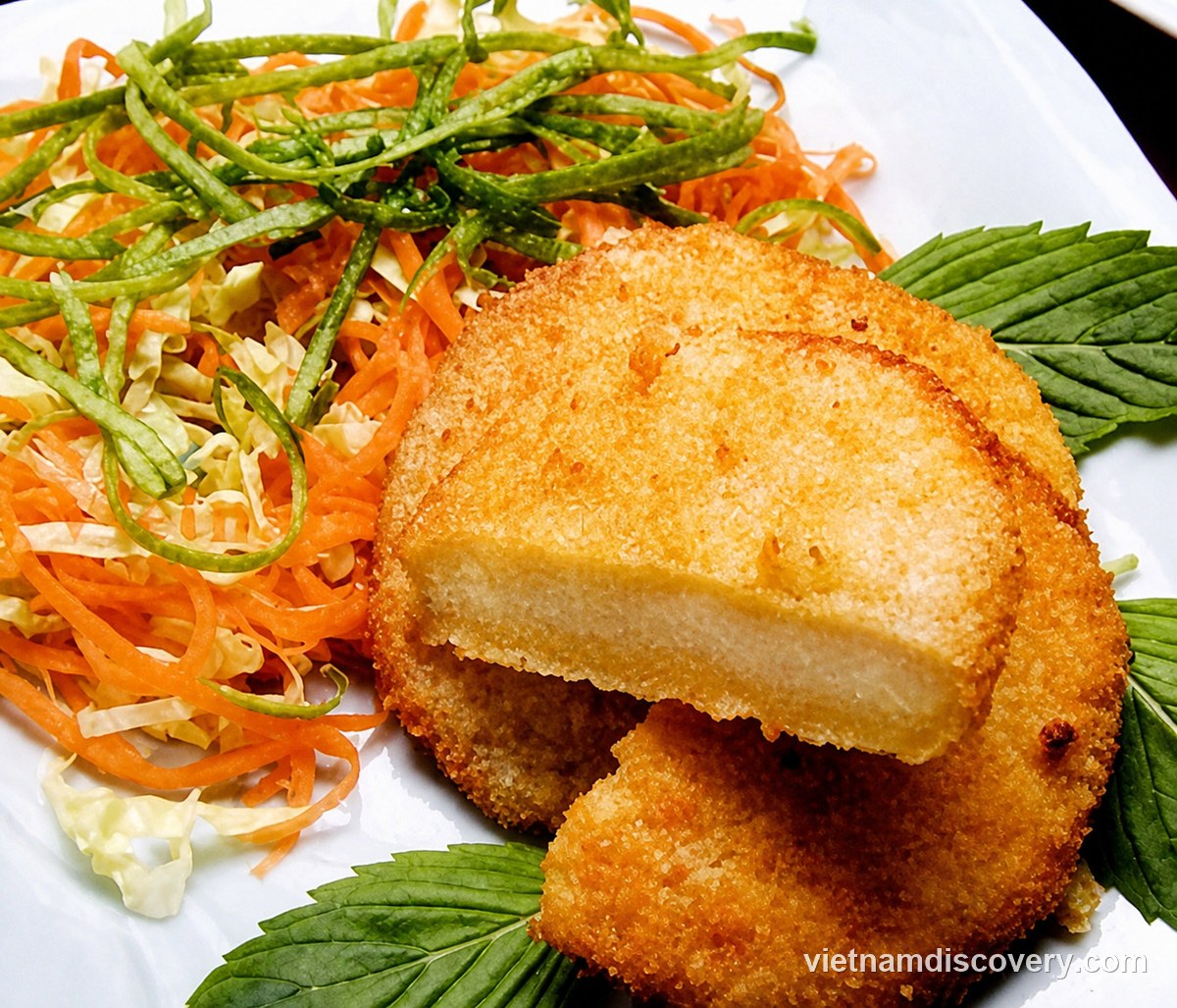 Fried ghost knife fish