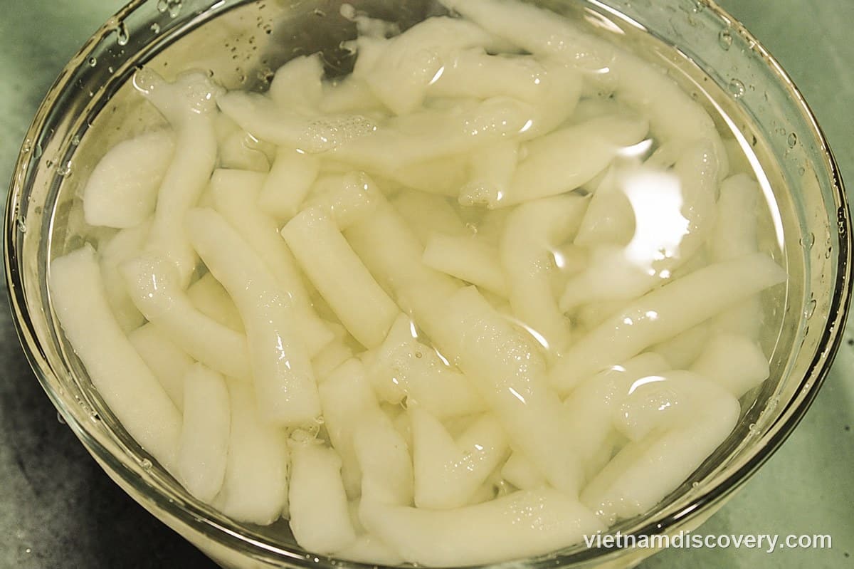 Rinsing the salted pith