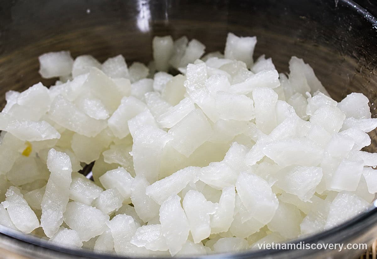 Pith cubes resting in sugar