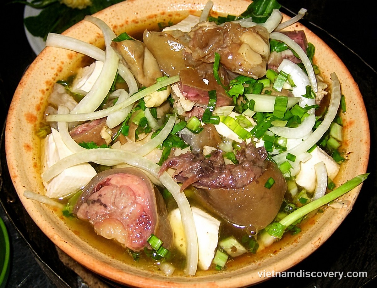Goat hotpot in an earthenware pot