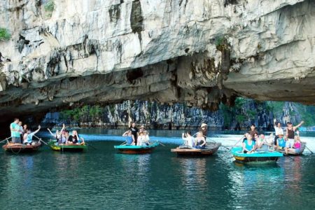 Try Cat Ba Kayaking to Enrich Your Travel Experience in Vietnam