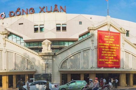 Dong Xuan Market – a Busy Trade Center in Hanoi