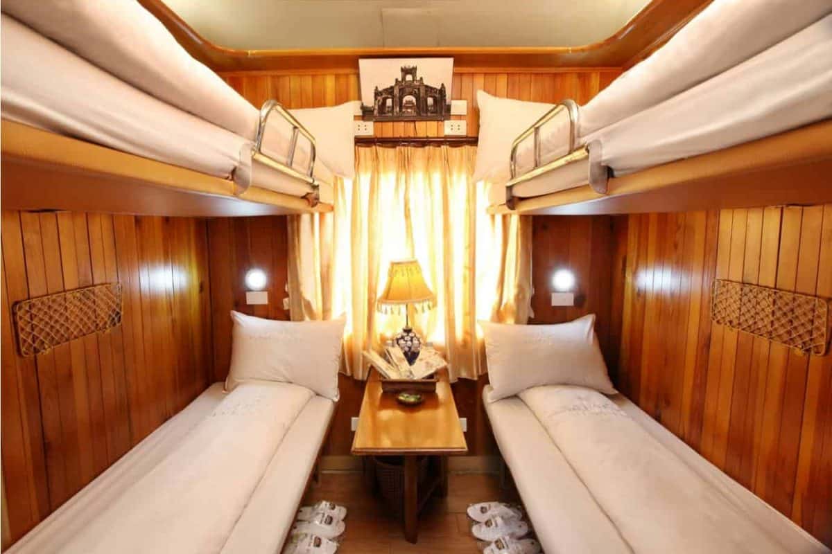 Getting from Sapa to Halong by train - night train from Sapa
