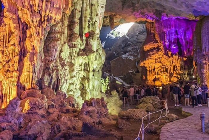 8 Magnificent & Mysterious Halong Bay Caves to Witness…