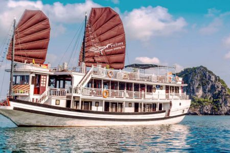 3 Biggest & Most Common Halong Cruise Scams to Avoid