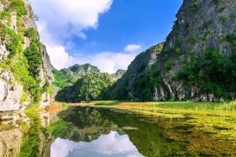 How to get from Ninh Binh to Hue