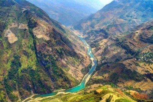 Kayak Venture on The Jaw-Dropping Nho Que River, Ha Giang
