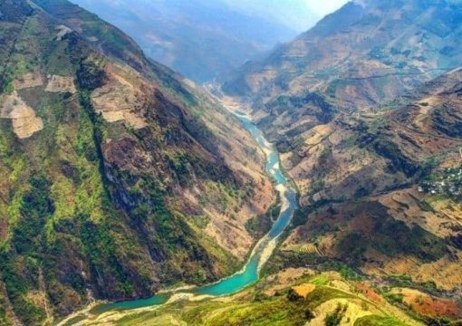 Kayak Venture on The Jaw-Dropping Nho Que River, Ha Giang