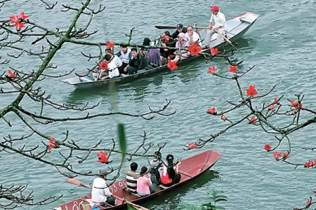 Perfume Pagoda (Chùa Hương) – A Sanctuary of Natural Beauty