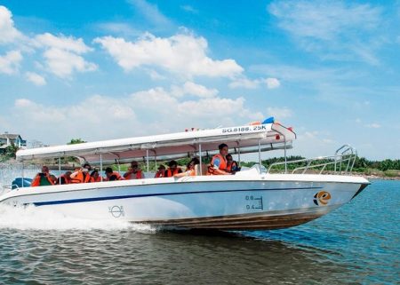 Half-day Tour to Cu Chi Tunnels by Speedboat