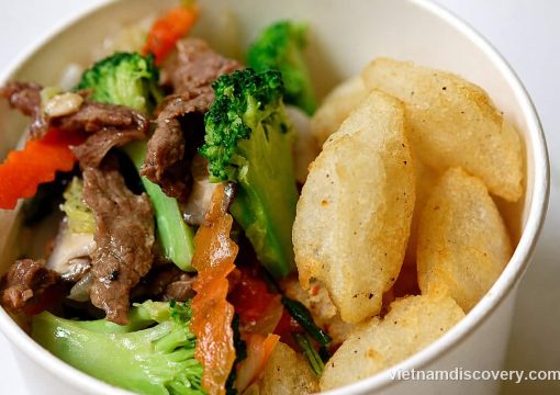 Phở Chiên Phồng: Fried Phở Noodles in Hanoi